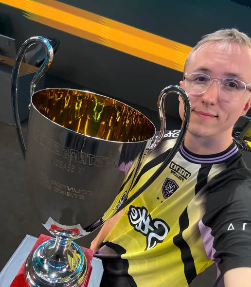 Seraklis's tweet photo. Thành tích của Vitality tại Starladder StarSeries Fall 2026 thực sự đáng nể khi họ đăng quang vô địch. Đây là chiếc cúp thứ 42 cho apEX và danh hiệu StarSeries đầu tiên của anh sau 14 lần tranh tài. ZywOo tiếp tục phá kỷ lục khi đạt MVP thứ 33. https://t.co/18AbqfBdos