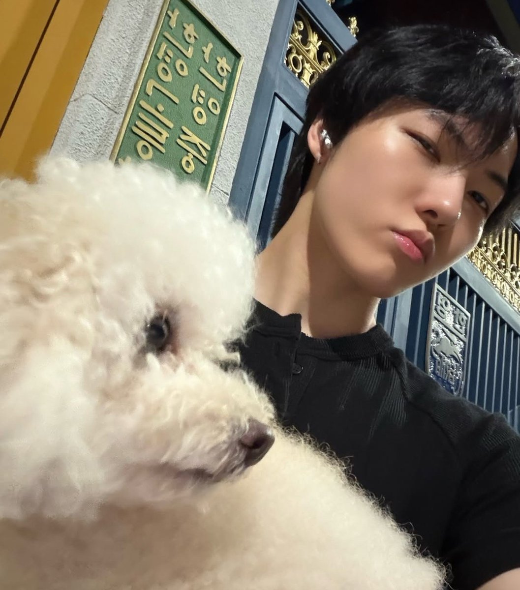 lamanduu's tweet photo. 😗😗🖤 https://t.co/9Xrab6vzDD