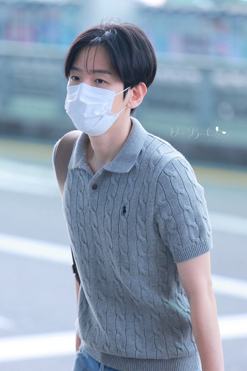 OooBaek0506's tweet photo. 260926 ICN🛫

@B_hundred_Hyun 
#BAEKHYUN  #백현 #ベッキョン #伯贤 https://t.co/2EUclEx5Vt