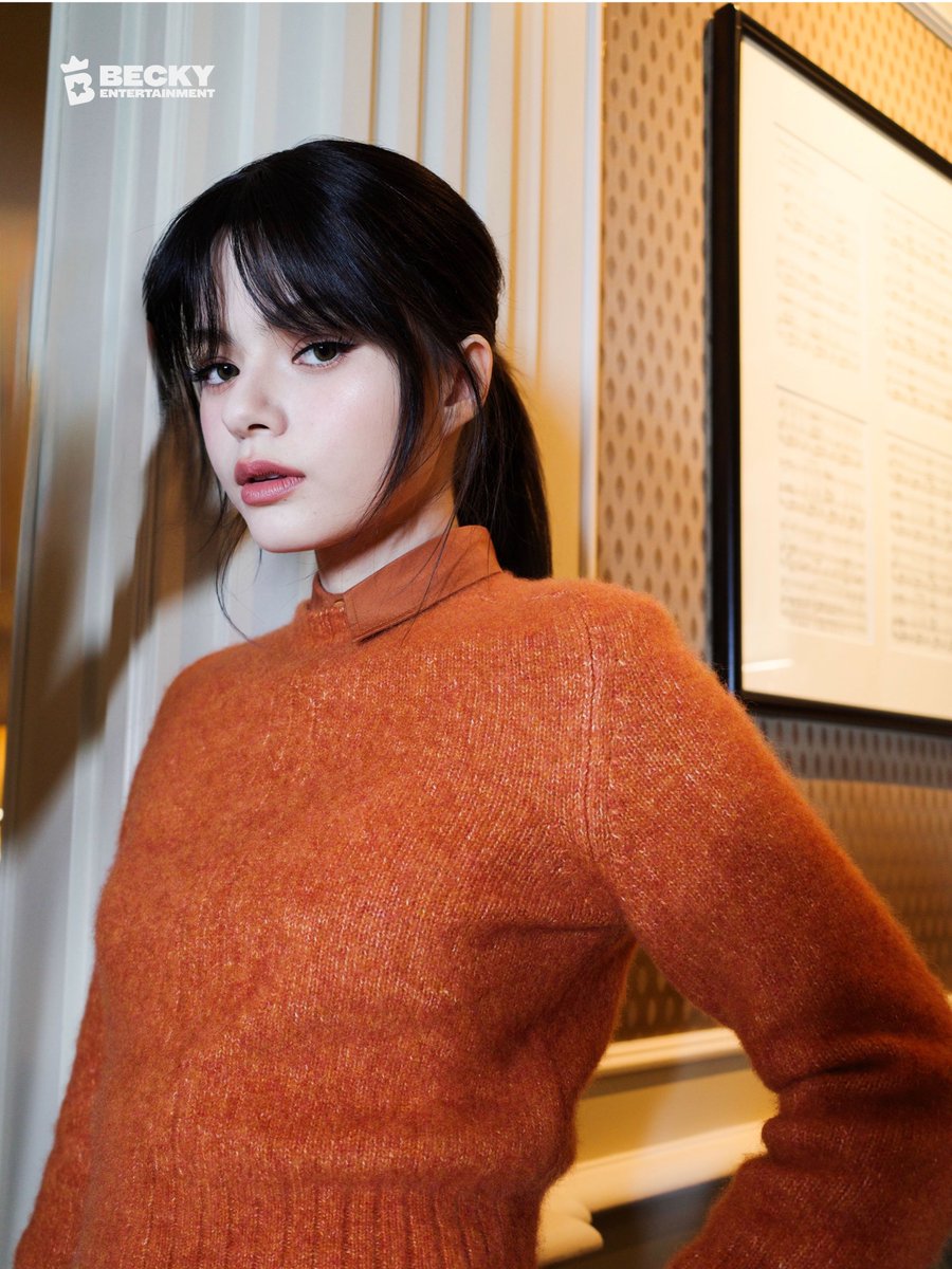 beckyentofc's tweet photo. A beautiful showcase of the TOD’S Spring/Summer 2027 Collection at the Milano Fashion Week. 🧡

REBECCA AT TODS MFW26
#BeckyxTodsSS27 #BeckyxMFWTodsSS27
#beckysangels #BeckyArmstrong @Tods https://t.co/kgzrp7w5a4