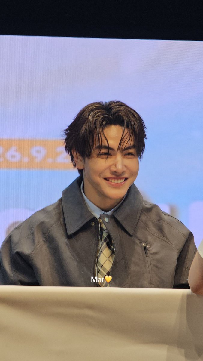 pp7lc's tweet photo. Their smiles are literally EVERYTHING 😭 They look so unbelievably beautiful when they smile, I can’t handle it 🥹🤏🏻

JOONGDUNK JAIDEE SEOUL SMILES
#JDJaideeFMinSeoul #JoongDunk https://t.co/KWaXYe8fDp