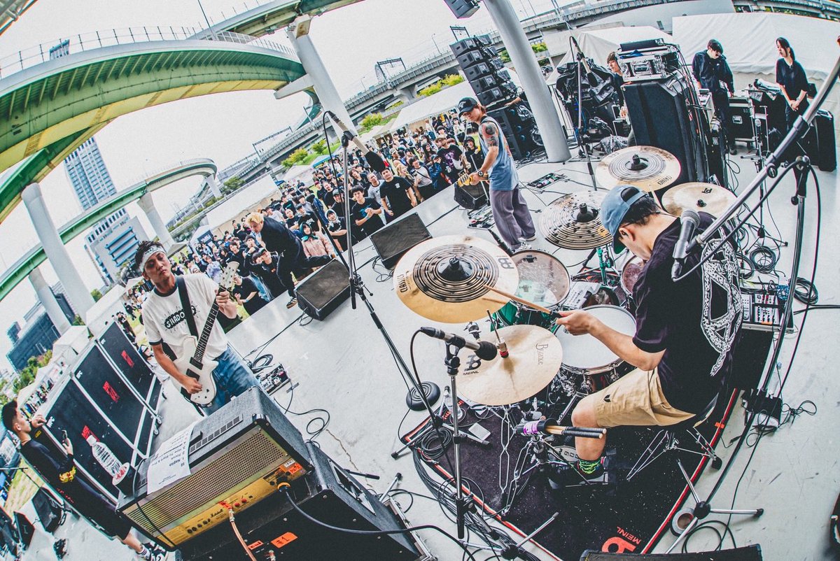 leodrat's tweet photo. 【 LEOFES 2026 レポート 】
UNMASK aLIVE @unmaskalive
ジャンルを越えたライブハウスでの対バン、そしてお互いが主催するワンオーフェス、レオフェスのために燃やし合う絆。
曇り空を突き抜けるでなく、ひたすら叩き続けるような最高のステージだった!!
司
📸 @
#レオフェス速報 #LEOFES2026 https://t.co/p3lvpeSe2c