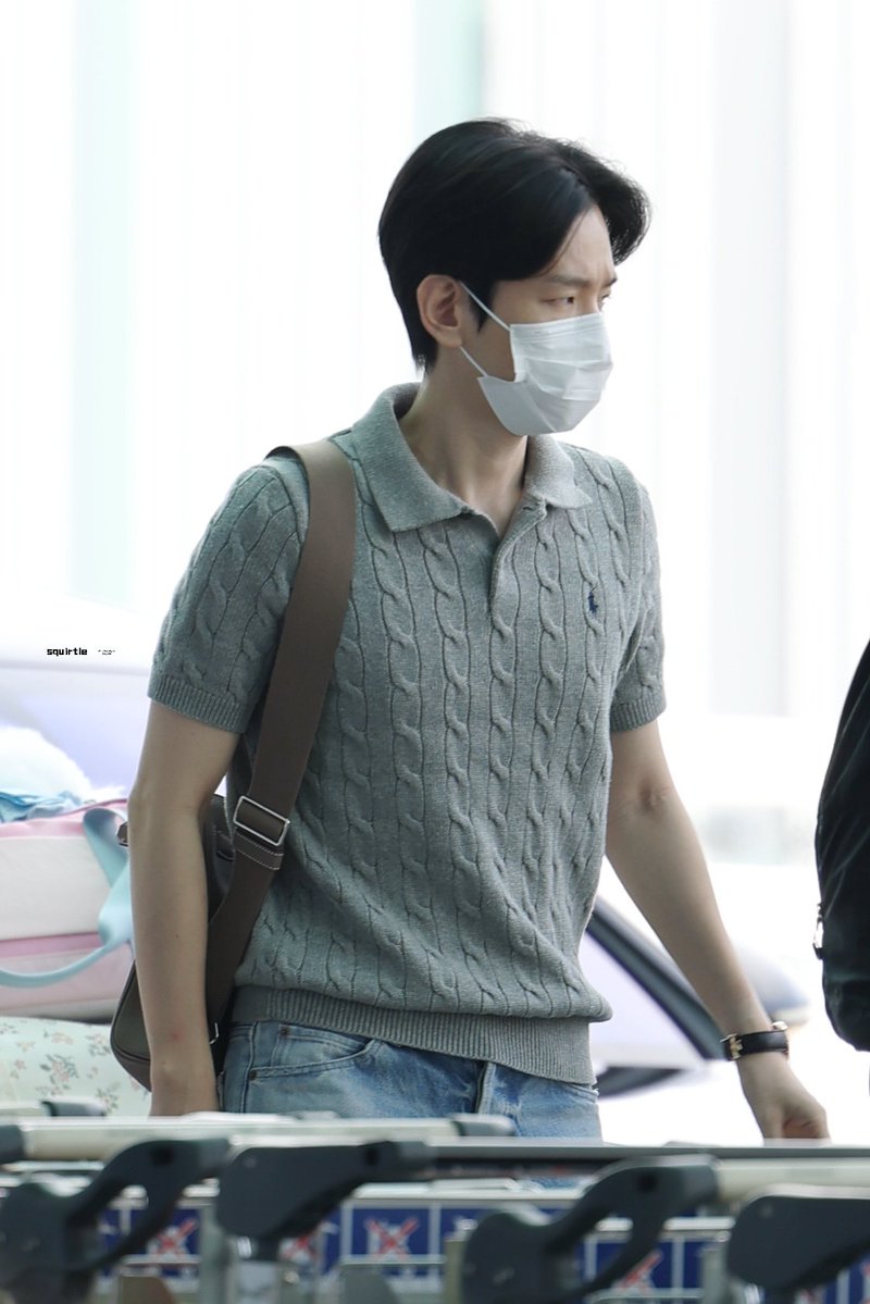 luvbaek9's tweet photo. 백현이 팔에 모기물렷나요 https://t.co/EU4OVoOtEH