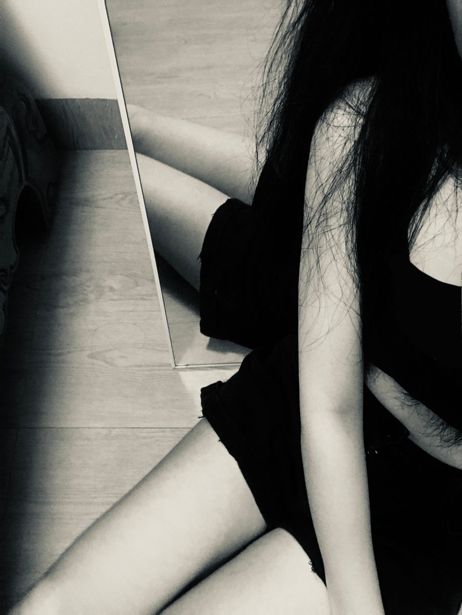iykoztg's tweet photo. 饿得快死了怎么还没瘦 https://t.co/uSdOoht41A