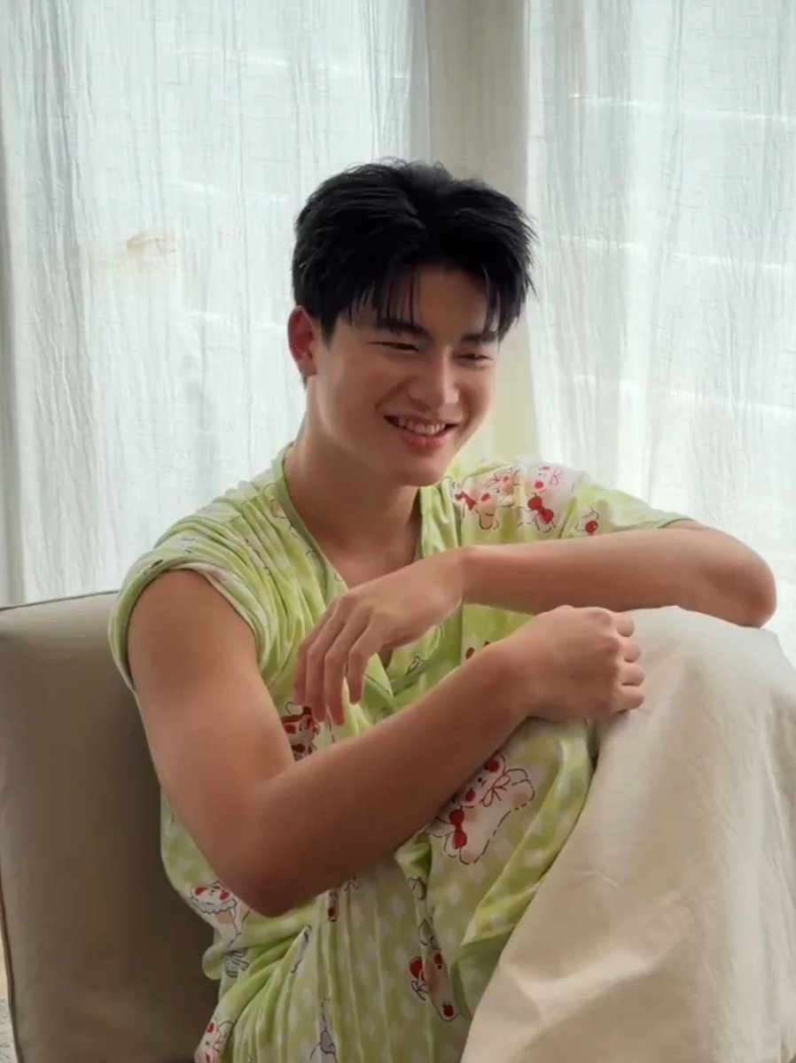 Saturday23sc's tweet photo. ชุดนอนแบบนี้เหนล่าสุด ตอนอนุบาลสอง
พี่เจ ตี๋ลูกแม่ใส่แล้วหล่อ เพราะเปนคนหล่ออ จรบ😍💚💪 @njprompt https://t.co/rvxzk6Bgh9