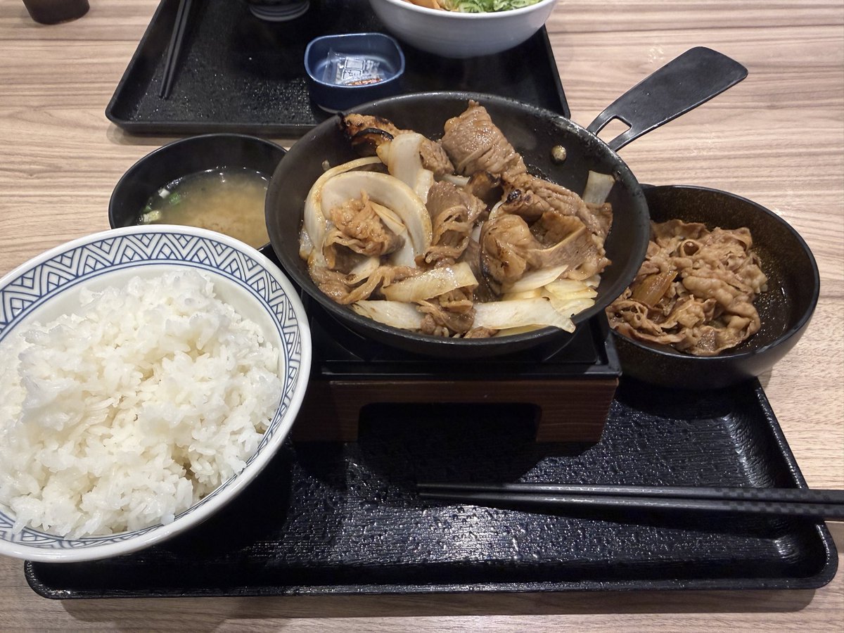 ohumaine's tweet photo. 頭悪そうなメニュー https://t.co/Yn6kddqCsE