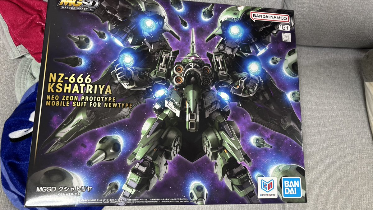 kureni04's tweet photo. MGSDクシャトリヤとの戦いはMGフルアーマーZZよりも過酷な物となった…

7時半にいつものJoshinに行くと既に20弱並んでて過去の入荷数から20も無いと判断し少し遠くの入荷数の多いであろうお店で何とか買えた。 https://t.co/N6zxk4Q5J2