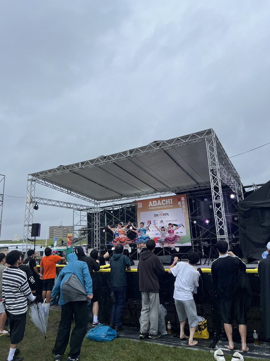 Ky46Yk's tweet photo. めちゃ楽しかったー😁💦
SE無し
①恋餃子 short
②ドンチューライアー
③恋のパオズ伝説
④ラブ♡フィーバー
⑤6秒エンパシー
新規写メ無料
#STAiNY #ステイニー #セトリ  
#あだち食と音楽の祭典 https://t.co/i5GA9KByeu