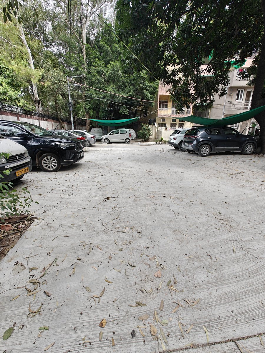 shubham5544's tweet photo. @dcwestzone @MCD_Delhi @HSdmc @DPCC_Pollution @CPCB_OFFICIAL @ashishsood_bjp @CMODelhi @LtGovDelhi Thanks for cleaning the lanes but back lane is not cleaned not cleaned , Take appropriate actions to clean this area as well please send teams for a deep cleaning of the C2C Pocket 12 Janakpuri Block dust is still present @DPCC_Pollution @CPCB_OFFICIAL Water sprinkling required https://t.co/04zxH0EL2Q