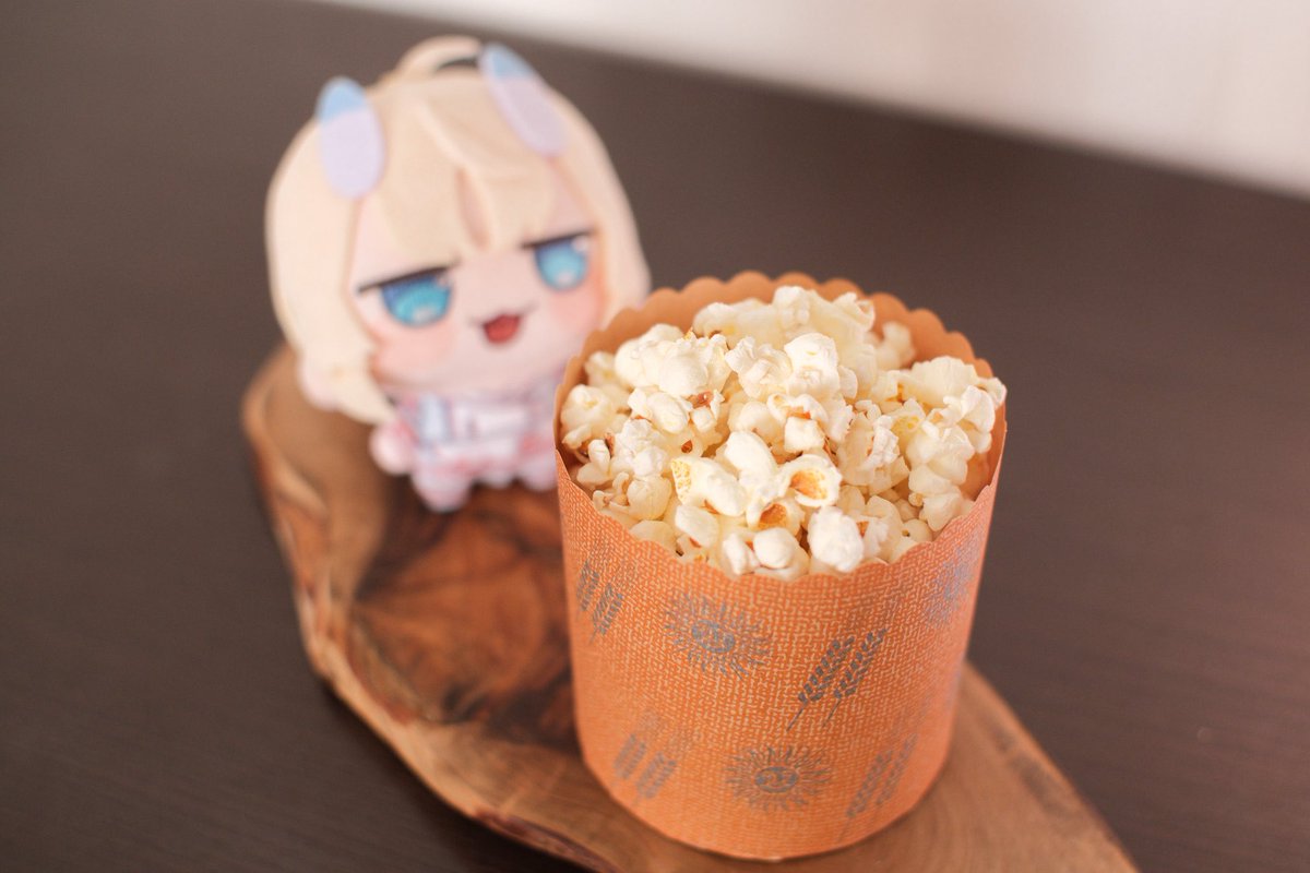 s48n46's tweet photo. みかるん、ポップコーンだよ🍿 https://t.co/n3JBm808kt