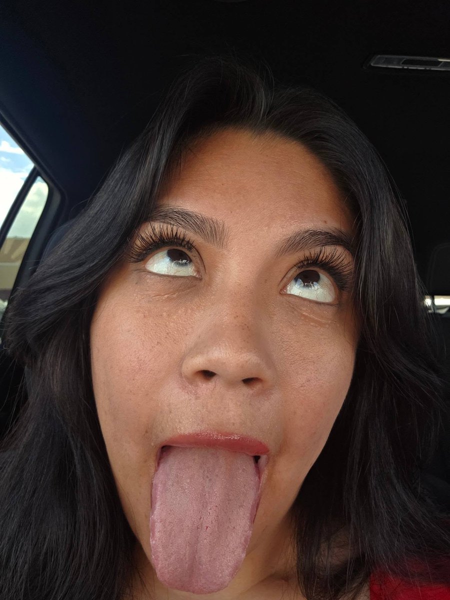 hiobjlo's tweet photo. latina milf swear she don’t know what shes doing 😵‍💫 https://t.co/WOZVWqRE00