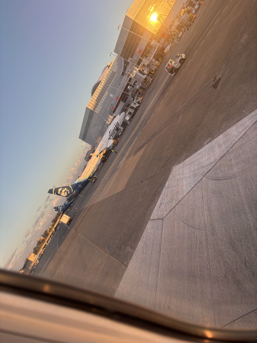 VetLegacyPro's tweet photo. @AlaskaAir thinks #Vets forget how they treat them, we don’t. Last flight; #VLLP will take our business elsewhere. @AlaskaAir thinks #ptsd & #TBI is a joke #byefelicia #usmc #VA #DontFlyAlaska https://t.co/gA3DXT0KPQ