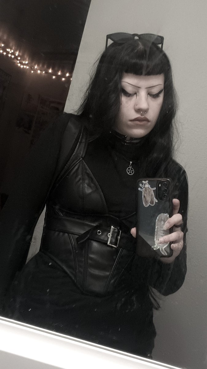 spookypaodelo's tweet photo. Went 2 see #ResidentEvilㅤ 
,,luuuv the visuals they were siiick https://t.co/dIb4sUSHtJ