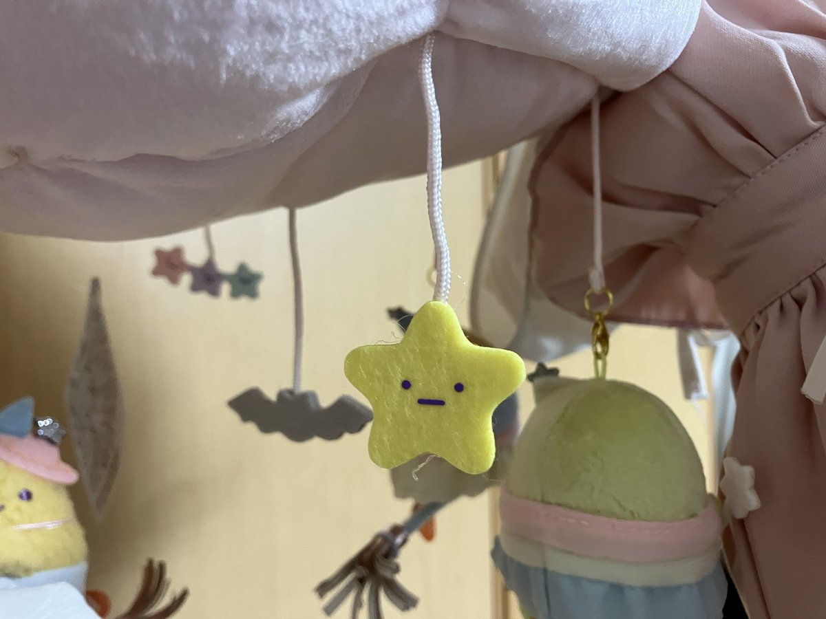 CopyDecker's tweet photo. 全体とお星さまとコウモリ

このコウモリは洞窟の奥底でひっそりと暮らしてそう https://t.co/E9de4IeMsP