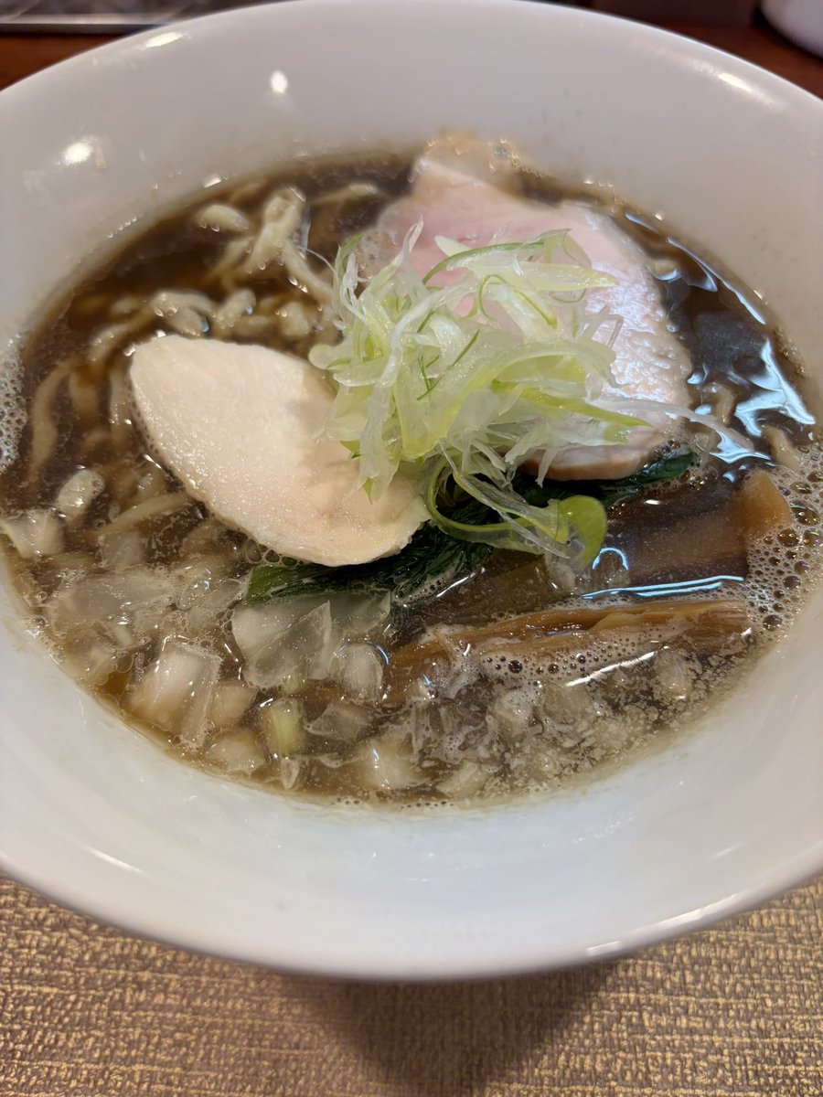 keitantan0918's tweet photo. 平塚 せ���麺カドワキ 烏賊煮干ラーメン
リニューアルしてからは初。
うーんやっぱうまいっすねぇ。
麺しっかり美味しかったです。
和え玉まで満喫。 https://t.co/Fk70dTUlU9
