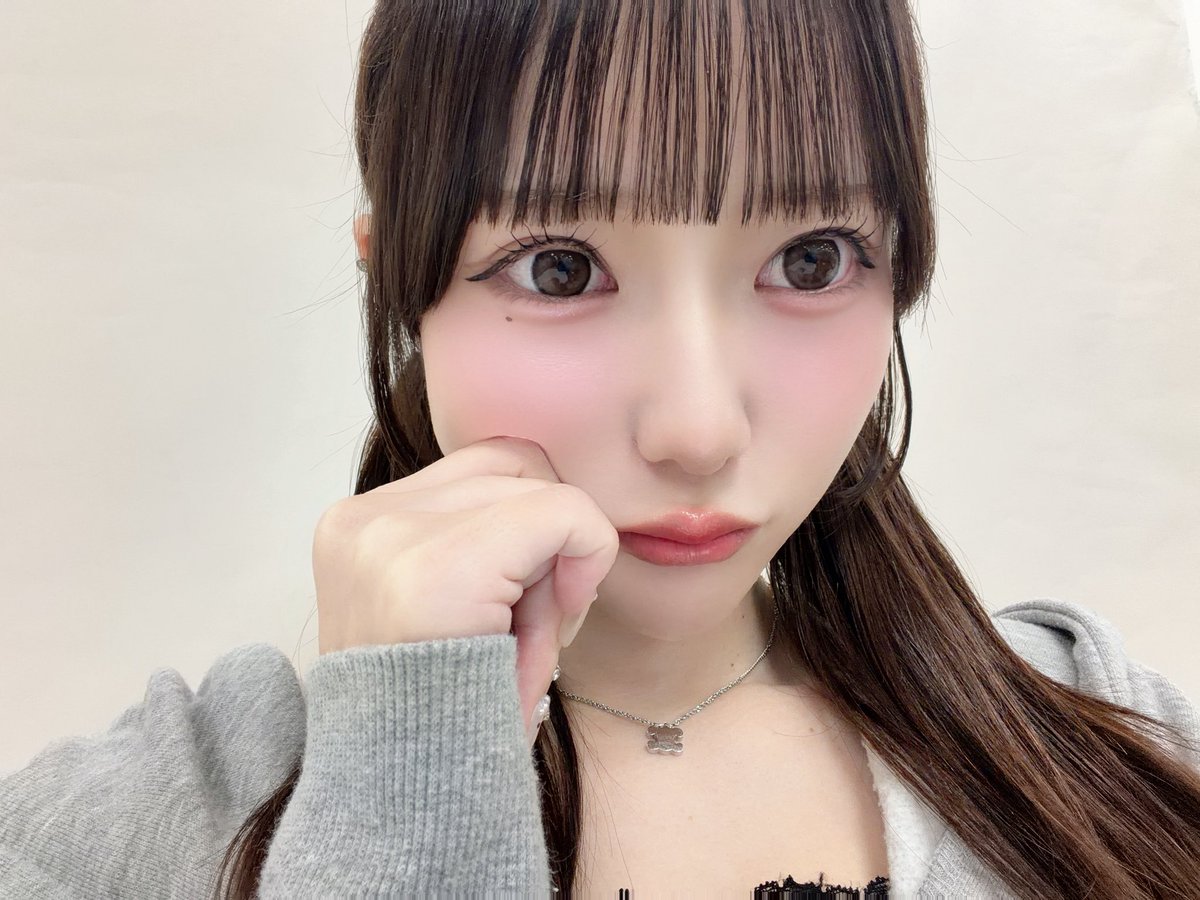 chan_s2x's tweet photo. おはよう出かける前に配信しようと思ったんだけど、いま起きました(ᴖ_ᴖ;)՞՞💧
時間あれば髪の毛やりながら配信するね時間なければ夜やります😭😭
では、今日もいまからお風呂に入りますね🛁♩ https://t.co/G4PboOTtK1