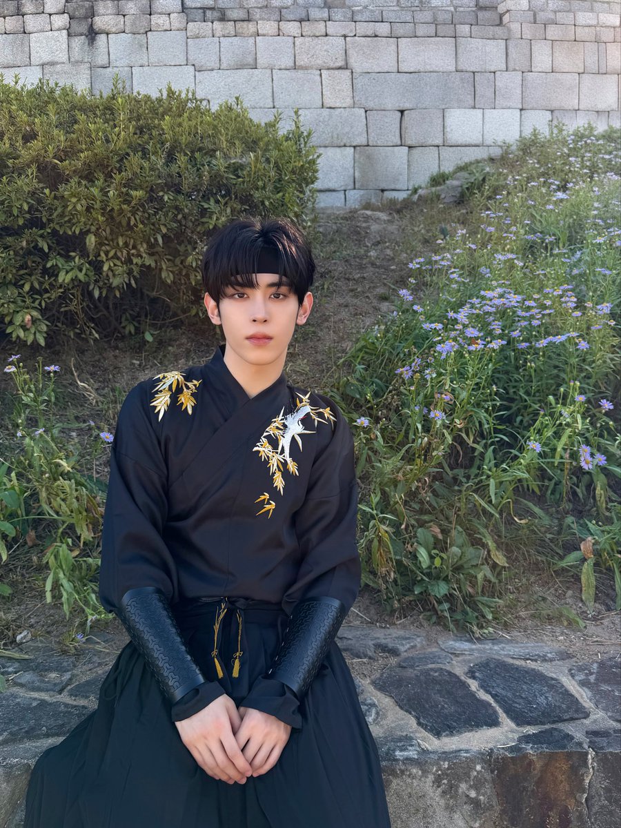 CUBE_NOWZ's tweet photo. ⊹ ˚➶ 🌕 ｡˚

#NOWZ #나우즈 
#현빈 #HYEONBIN https://t.co/0QhP08t3wT
