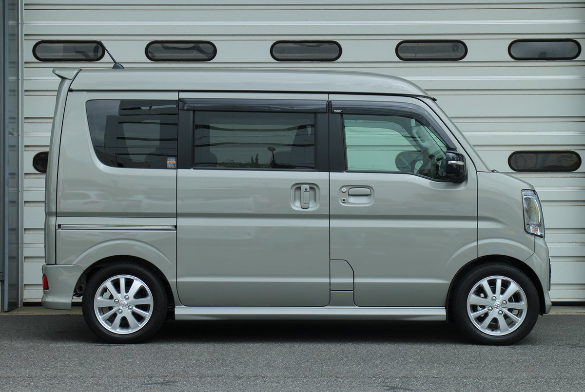 responsejp's tweet photo. 『エブリイワゴン』をスタイリッシュにローダウン！ テイン、軽カー専用スプリング「https://t.co/TqEGMcQIpz K-SPECIAL」発売
https://t.co/Gixo2nkrUa

#テイン #スズキ #エブリイ #アフターマーケット https://t.co/c5W2IBhBr8