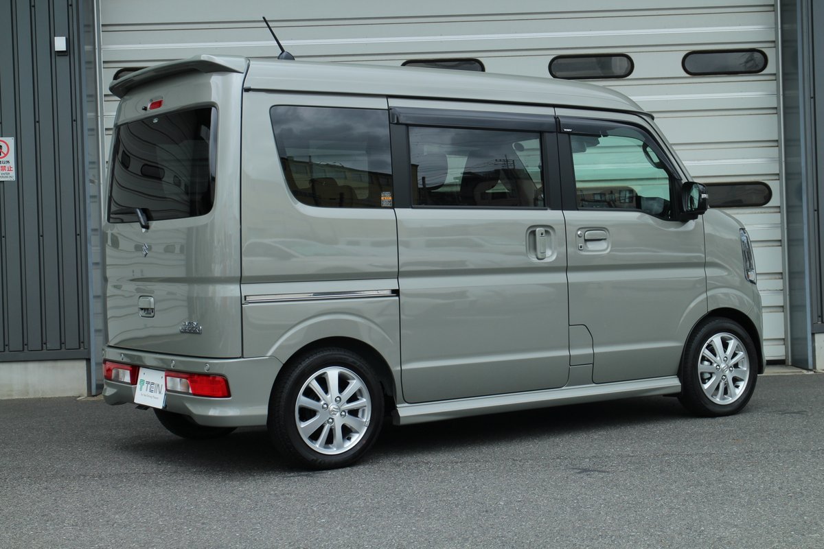 responsejp's tweet photo. 『エブリイワゴン』をスタイリッシュにローダウン！ テイン、軽カー専用スプリング「https://t.co/TqEGMcQIpz K-SPECIAL」発売
https://t.co/Gixo2nkrUa

#テイン #スズキ #エブリイ #アフターマーケット https://t.co/c5W2IBhBr8