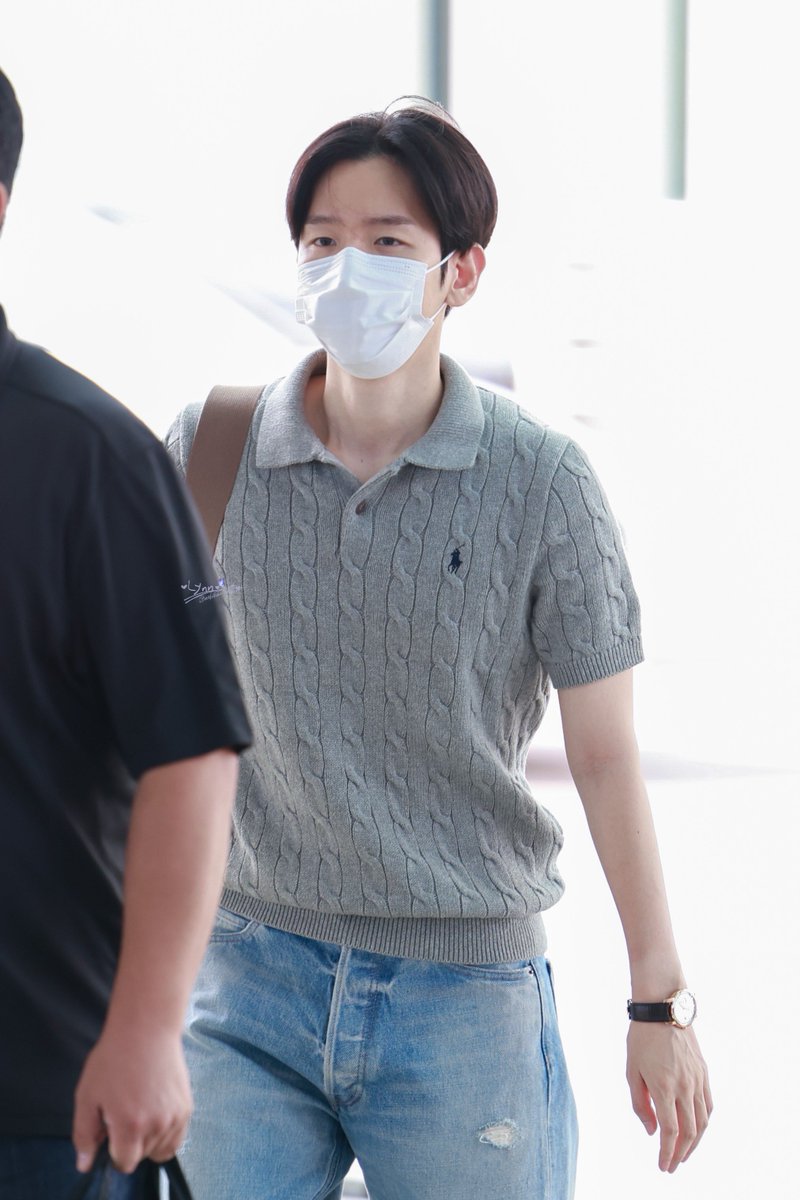 BaekchanLynnee's tweet photo. 🐶🛫260926 ICN

👋🏻爽やか

@B_hundred_Hyun @BAEKHYUN_INB100
#백현 #BAEKHYUN https://t.co/MGv4utshSL