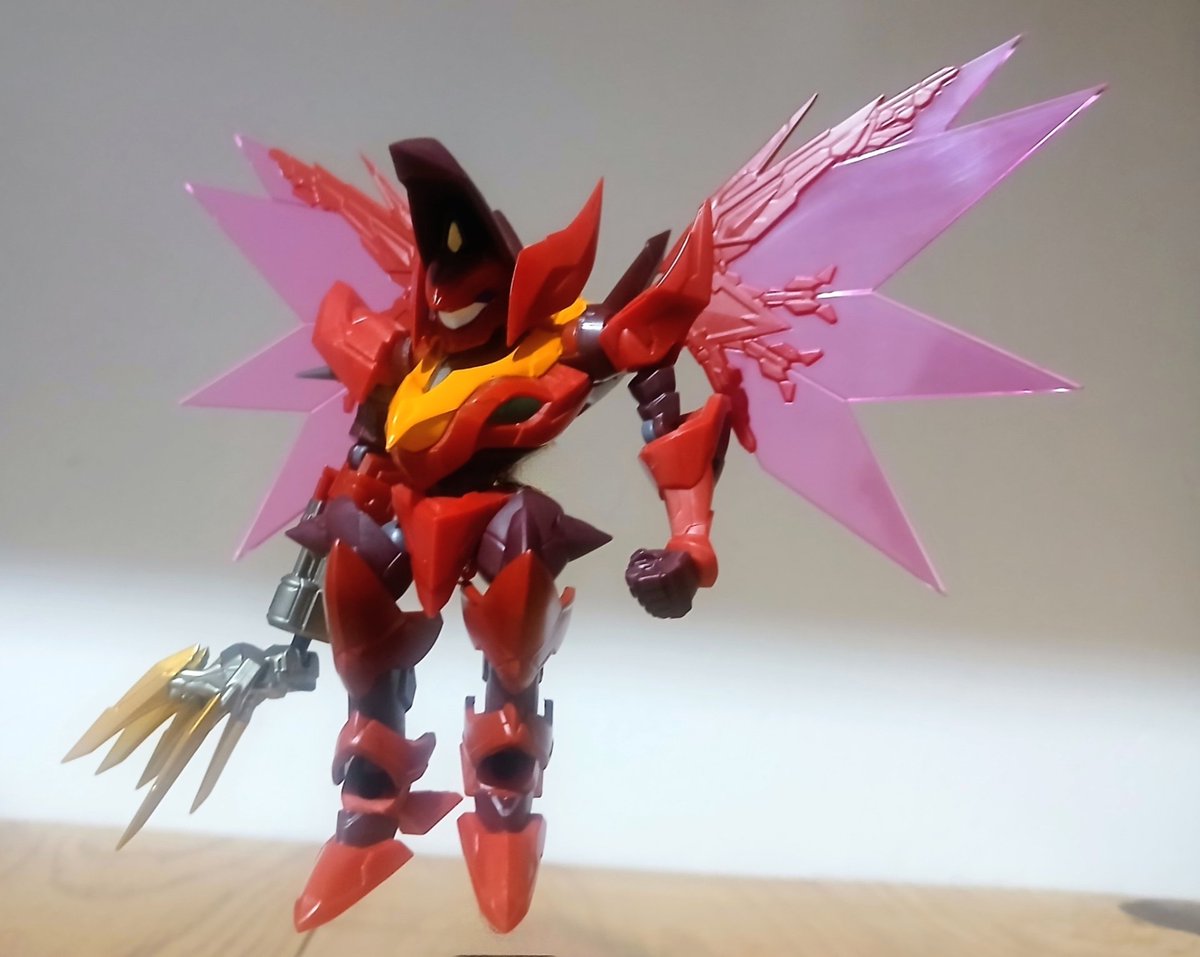 Desunutz1's tweet photo. Mechtember day 25
So i haven't seen code geass,but i've always like the desing of his mecha,and this gurren it's a nice example of it,it's really impresive that this figure came so early in to the nxedgestyle  line,has great articulation,and the right  accesories
#toyphotography https://t.co/GoBt07TKc0