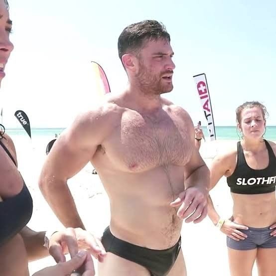 Charismah411's tweet photo. Royce Dunneshowing off his ripped physique https://t.co/IbnCpTtHiZ