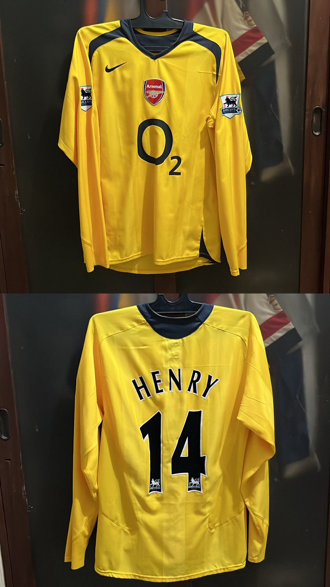 HRadhiyan's tweet photo. Dijual @Jerseyforum #jersey4sale 
1. Arsenal Away 01/02 size M, VGC. 5000K
2. Arsenal Away 05/06 size S, VGC. 2500K
3. Arsenal Away 06/07 size S, VGC. 1200K
4. Arsenal Home 12/14 (FA Cup Champion) size M, BNWT. 1800K https://t.co/9vU0vczcj8
