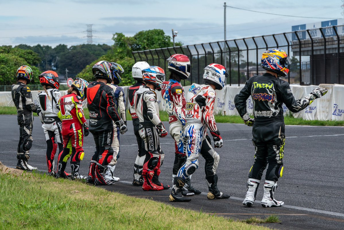 2_erichi's tweet photo. KRT走行会陰ながらめちゃくちゃ楽しんでました🔥💕
初レースで緊張しまくってたけどWエントリーのおかげで考える暇なかったです…🙂

素敵な写真ありがとうございます🙌主催の方も楽しい思い出ありがとうございます🤭
#kumaさんありがとうの会
#KRT走行会 #KRT耐久 https://t.co/1sr3IYiiMK