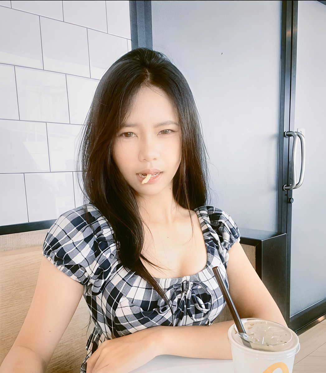 FokoRomo's tweet photo. น่าโดนไหมอ้วนนน
เงี่ยนนอ่ะ
ไม่มีใครนัดเลย2500เอง https://t.co/hp9Lu6h4Zy