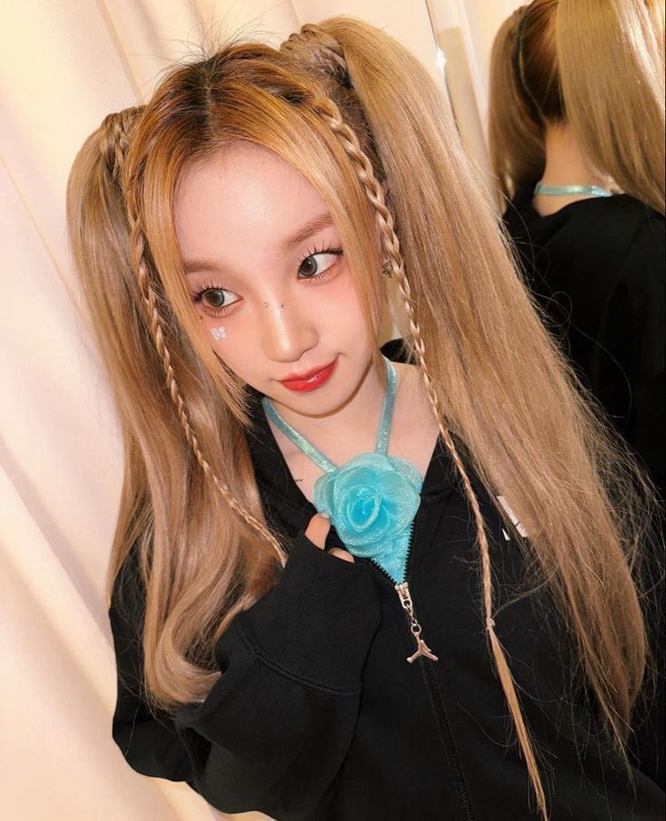 kpop12002's tweet photo. 💛

#YUQI #GDLE https://t.co/szM98P7kuE
