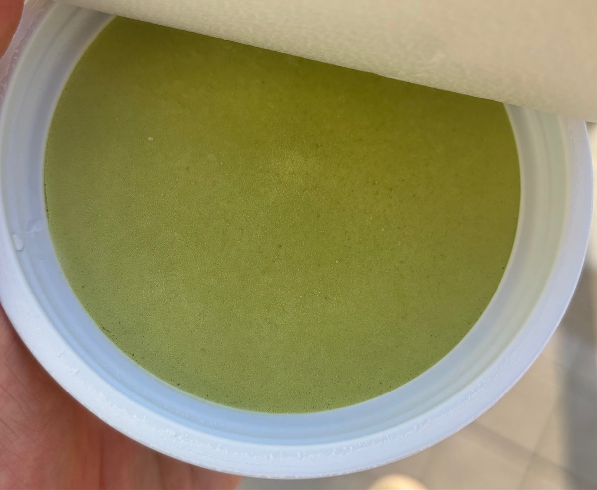 JdFh7p's tweet photo. 抹茶ティラミス
見た目　4/5
抹茶の濃さ 3/5
抹茶である意味 3/5
個人的おすすめ度　3/5
多層構造は好き。ティラミスかは悩む
#月城咲舞
#えまっ茶 https://t.co/fVVJMl0wPi