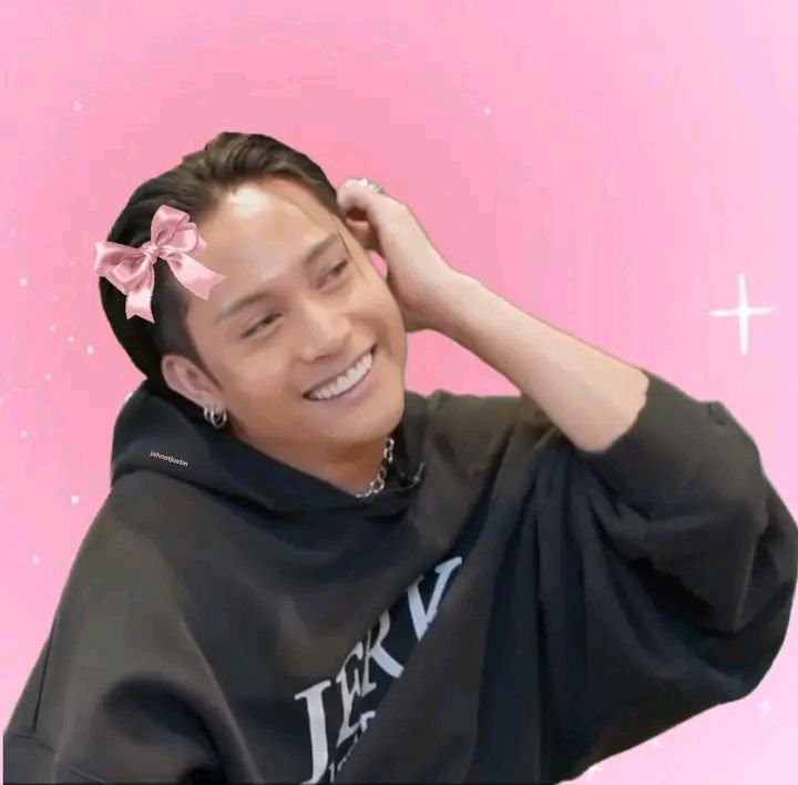 kentinifies's tweet photo. pabjoken au wherein pablo left his X account logged in on his cousin ken’s device, and Ken posted something on it. pablo, on the other hand, was left speechless when he found josh knocking on his door.

#sb19au https://t.co/wseQAt1kdq
