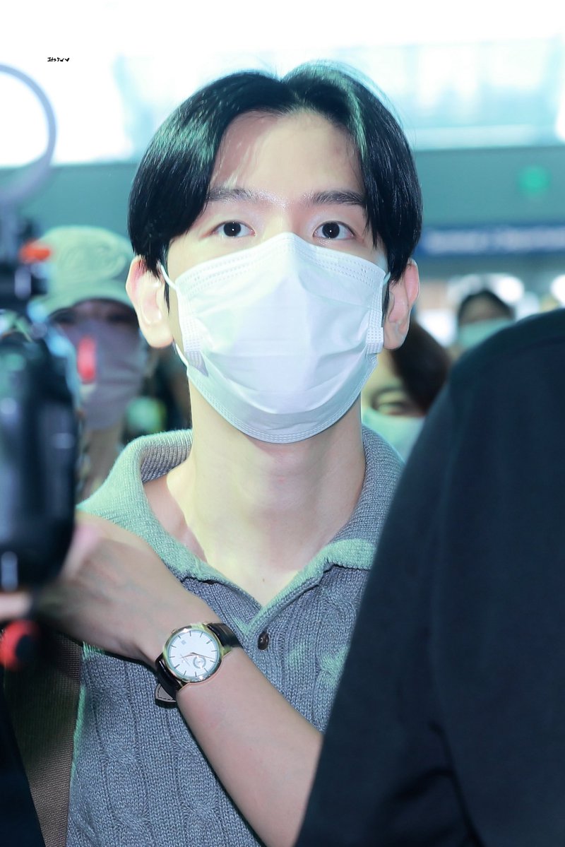 Its5o6's tweet photo. 260926 ICN #백현 #BAEKHYUN @B_hundred_Hyun https://t.co/ijs1Qs8Yz6