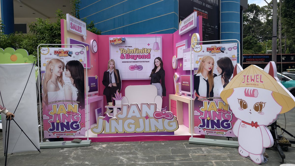 JingJingYuHome's tweet photo. น่ารักง่าาาา

#EnemiesWithBenefitsxVIETNAM
#GMMTVFANDAY35 
#JanJingjing #jingjingyu https://t.co/89ZfftEaLQ