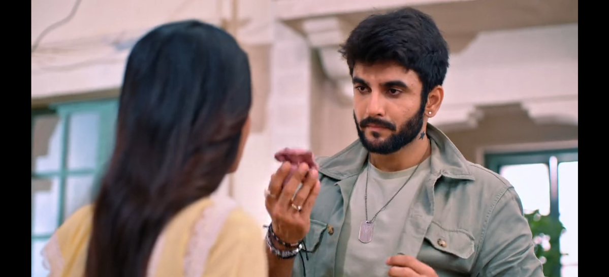 WithhLoveAnnie's tweet photo. The way she thought he stopped her because he wanted her to reject the proposal and come back to him

Damn wait for it Saumya!
He is gonna make you all his soon

#YehFitoorTera https://t.co/OSdU1tF7XG