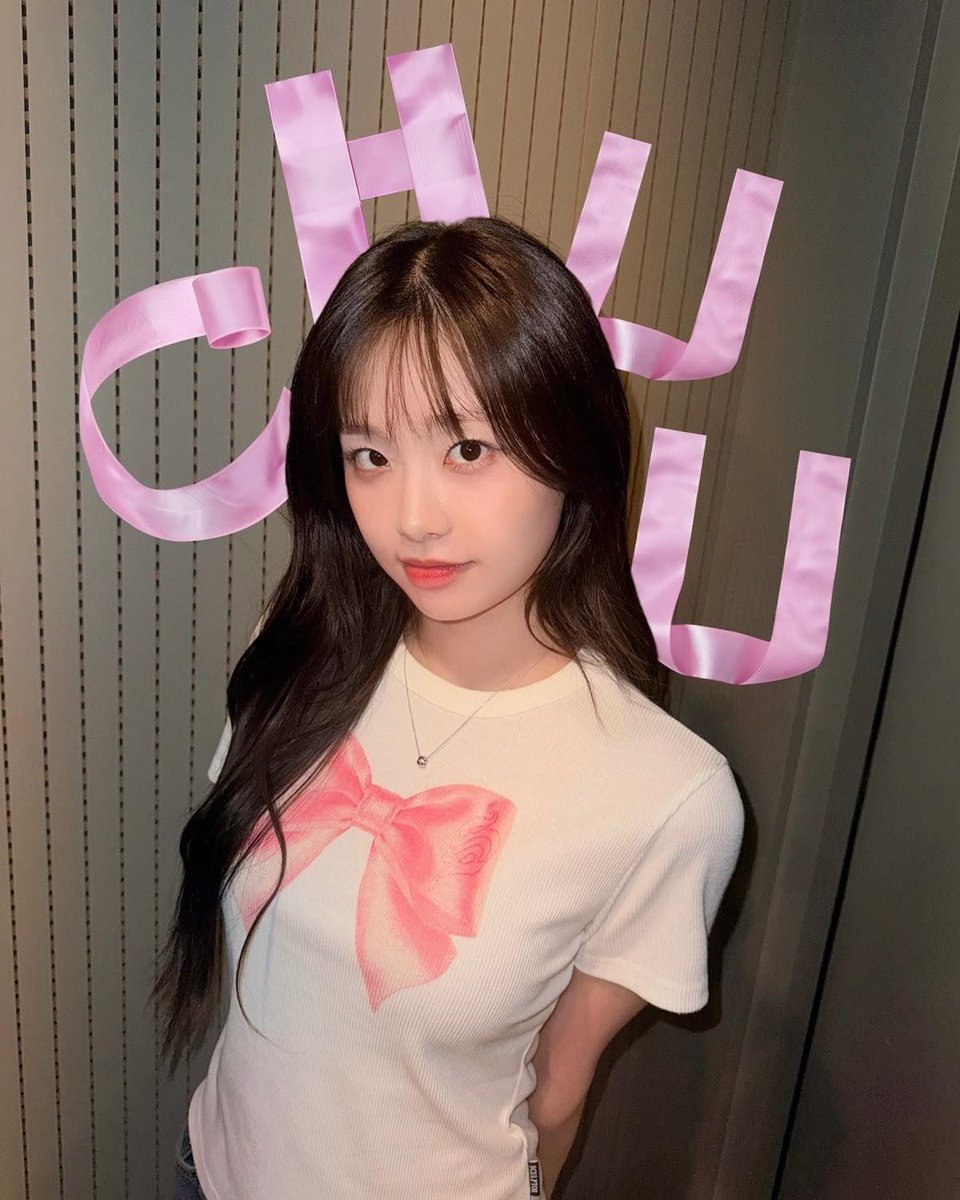 kpop12002's tweet photo. 🩷 PT2

#CHUU #LOONA #츄 https://t.co/7UsNStQb58