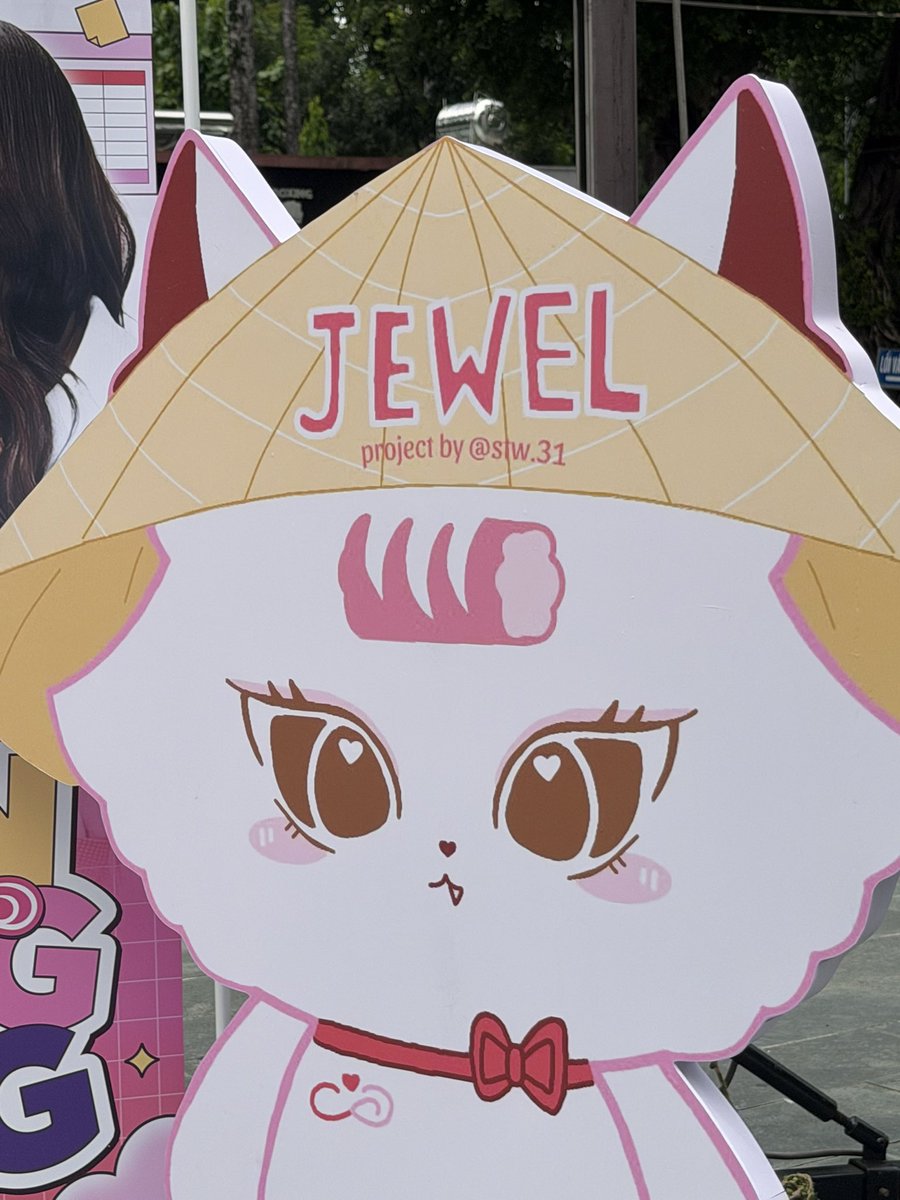 junetenthursday's tweet photo. แก้มเยอะเหมือนแม่คนหนัยนิ้
#janjingjing https://t.co/HrfNzbjnWM