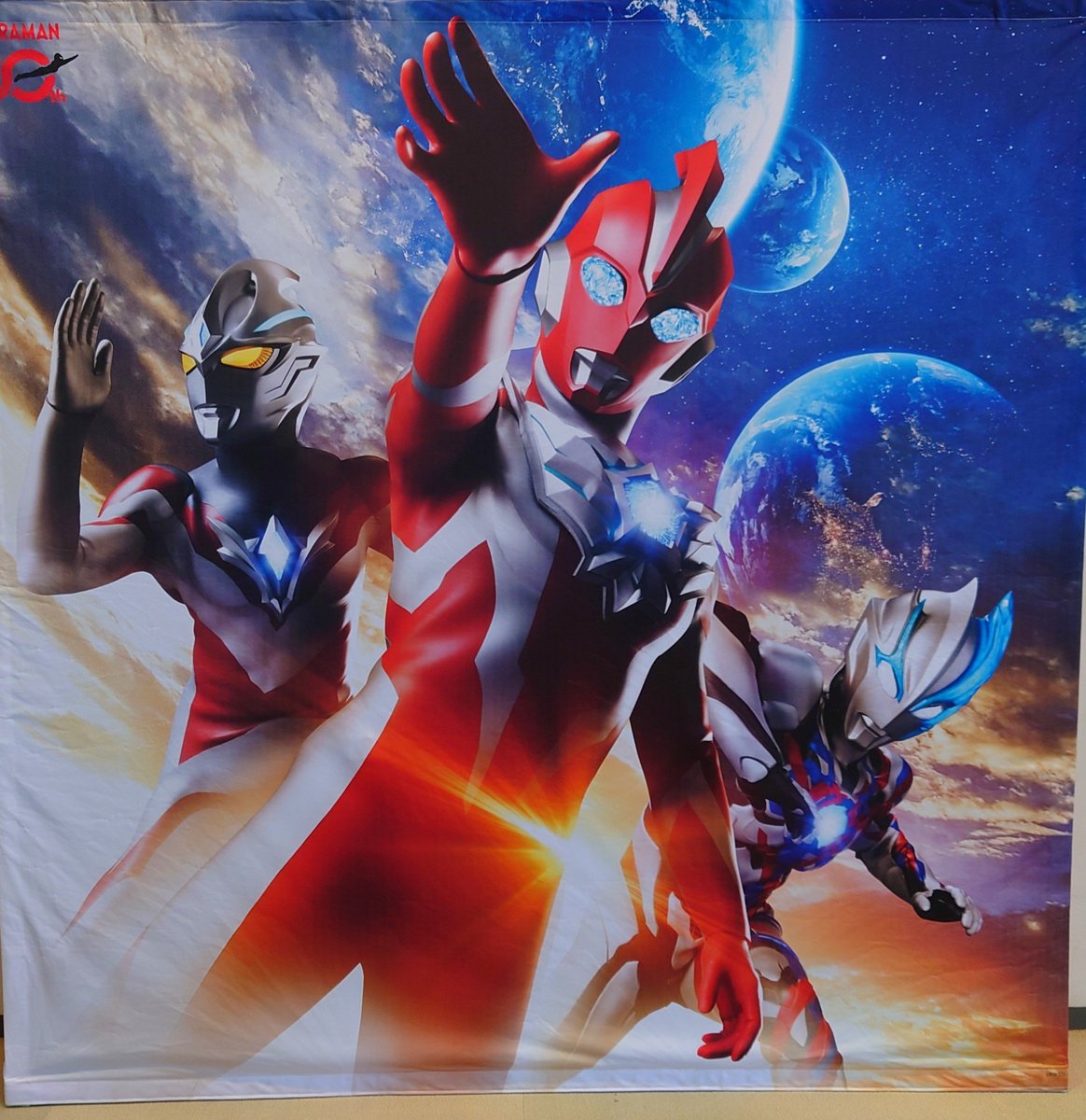 udonpen72's tweet photo. THE LIVE 見てきました！
ウルトラマンのステージを生で見るのは人生初めてだったので、すごく感動しました…めちゃくちゃ良かったみんなすごくかっこよかった…美しかった…✨ https://t.co/oDwTltvIIf