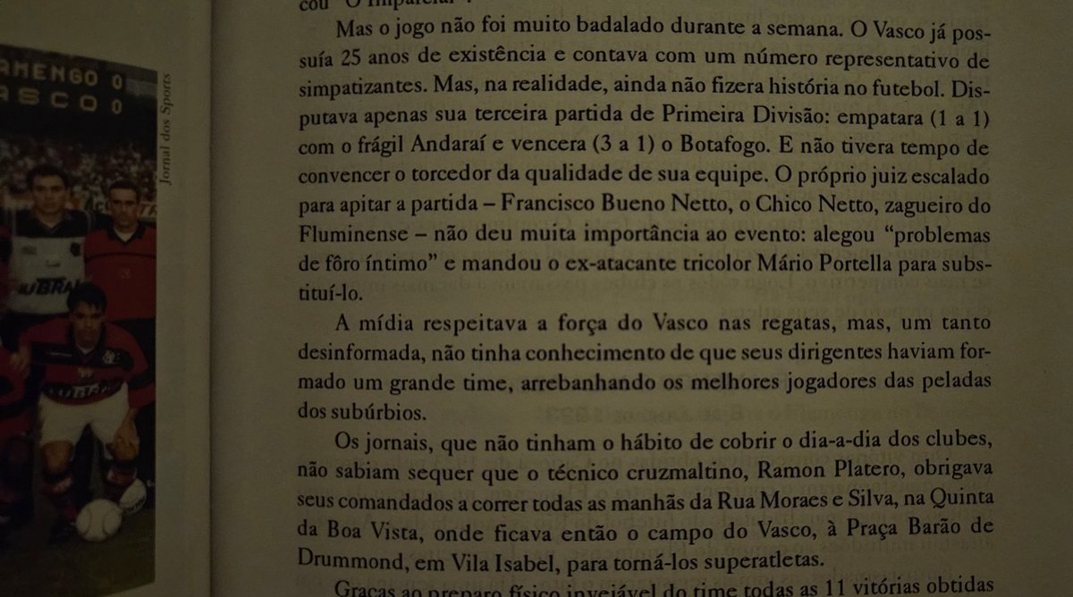 GustavoDias1992's tweet photo. Disso eu não sabia. O 1° jogo entre Vasco x Flamengo foi colocado um zagueiro do Flu para apitar. 

Mas ele não quis ir, daí mandaram um outro ex-jogador do Flu, tal de Mário Portella.

O 1° jogo todos cagaram. No 2° já teve o maior público do RJ: 55 mil nas Laranjeiras! https://t.co/QZlgFcdh9c