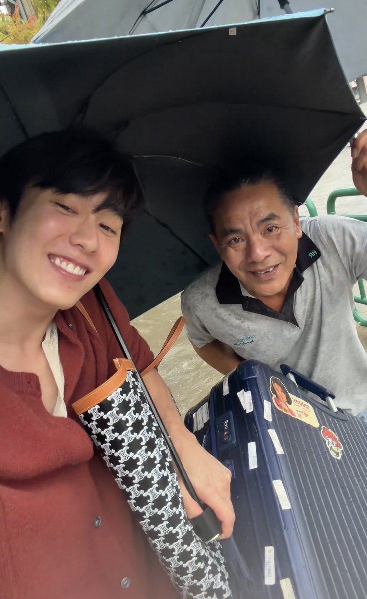 Spkasibook's tweet photo. ทำไมถึงได้เป็นเด็กที่น่ารักจิตใจดี มองโลกในแง่บวกขนาดนี้นะ รักหนูจังเลยน้องบุ๊คลูก 😭 https://t.co/1lY3SFvPk4