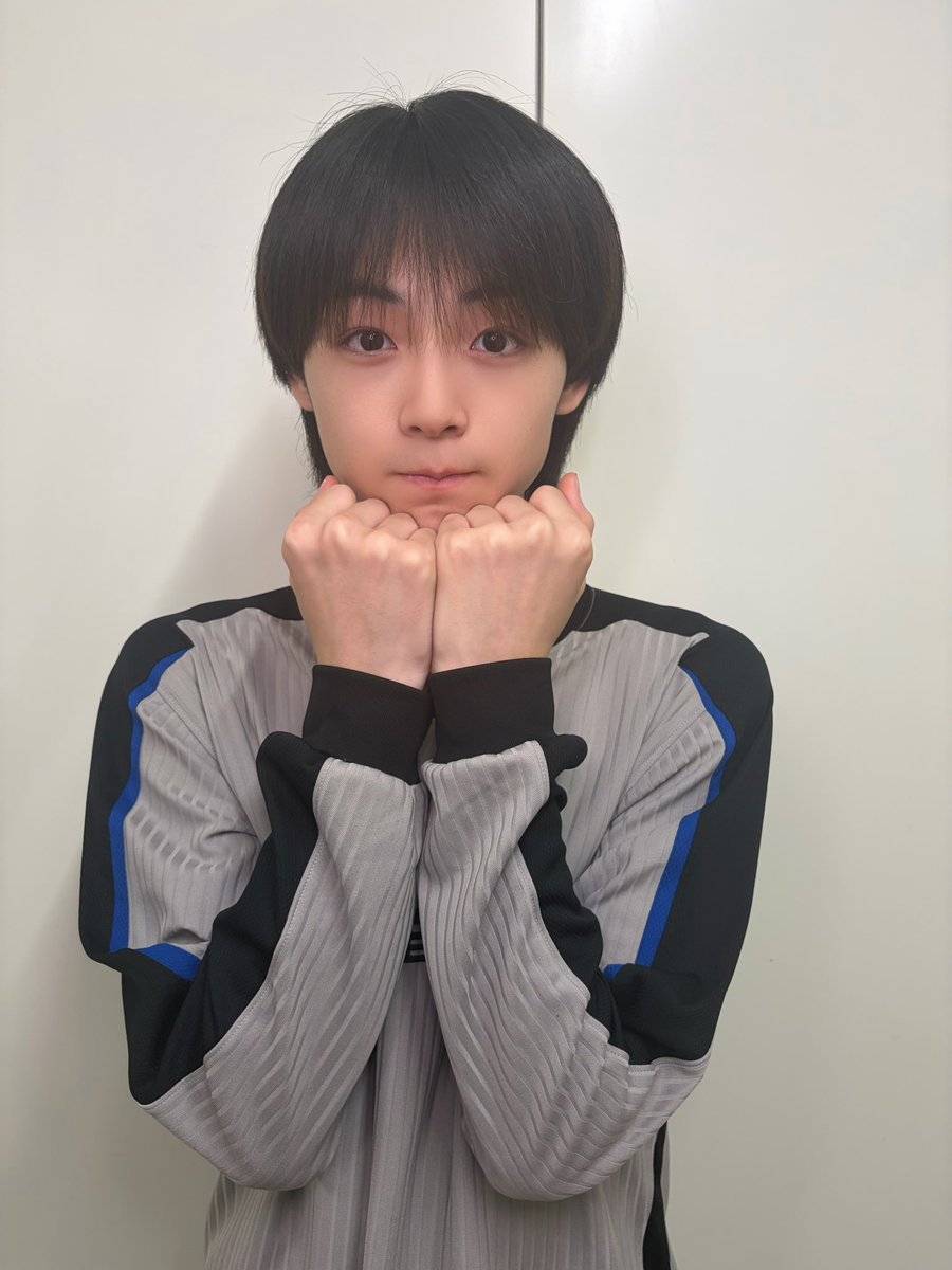 iiondo_official's tweet photo. /／
 📣リリースイベント特典会情報
\＼

本日の撮影ポーズをお知らせします！

📍三井ショッピングパーク ららぽーと福岡 1Fメディアパーク

📸グループ撮影会・グループ&グループ撮影会
ぶりっこポーズ

📸2ショット撮影会
A iiONDOポーズ👍
B ダブルピース
C 明太子

#iiONDO
#はつ恋ONDOの秋が来た
#EBiDAN