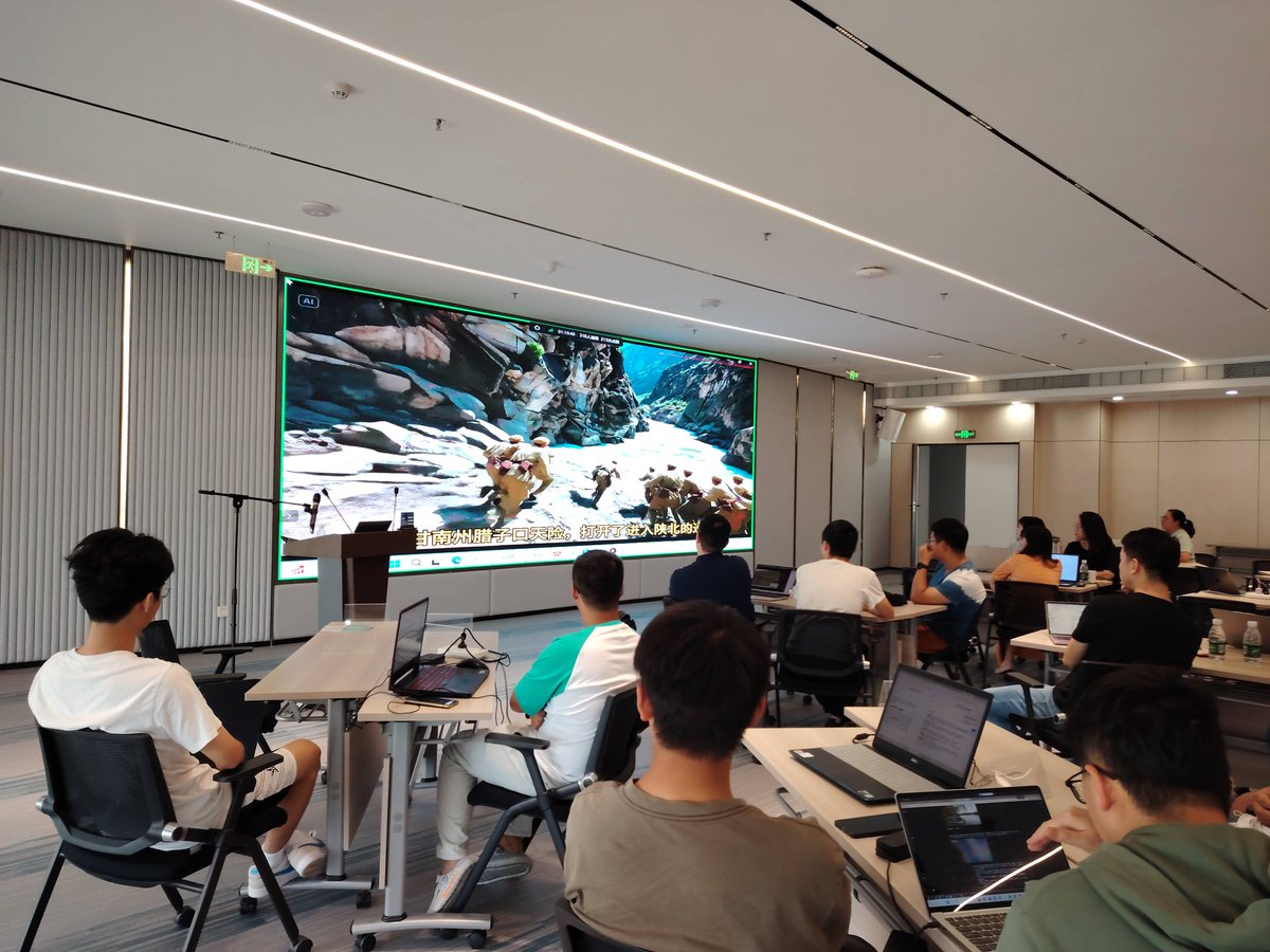 GregoriaHousel's tweet photo. Just wrapped an inspiring "AI for Creative Professionals" workshop! Learned how to boost design workflows with generative tools, connect with fellow creators, and level up my skill set. Grateful for the hands-on tips and lively discussions! https://t.co/QFFqsTJPc2