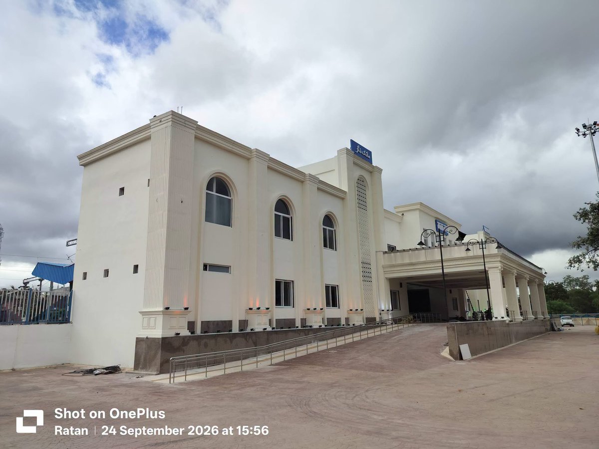 theupindex's tweet photo. Another station in Lucknow transformed!

After Gomti Nagar, Badshah Nagar, Lucknow City, this is Manak Nagar Station redeveloped under Amrit Bharat.

Third pic is how it used to be just 2 years back. https://t.co/O53hGLVH4d