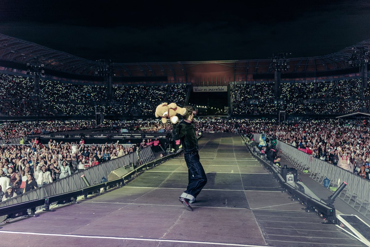 andresobregon_'s tweet photo. MAGIA LO QUE SE VIVIÓ HOY EN STRAY CITY🔥🔥🔥

MUCHAS GRACIAS STAY POR TANTA ENERGÍA Y CARIÑO. SE LOGRÓ UNA GRAN PRIMER NOCHE. 

LOS QUIERO MUCHO.

NOS VEMOS MAÑANA🫶🫶🫶

GRACIAS @realstraykids por esto🩵

#straykids #straycity https://t.co/73prVXOW4f