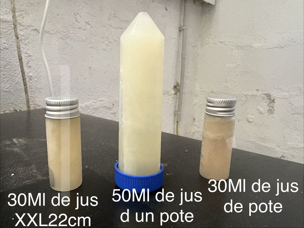 xxl_22cm's tweet photo. Putain réserve de jus à gogo !! 
Une fiole de mon foutre épais …un gros tube de 50ml de foutre d un pote avec grumeaux  et une autre fiole de jus d un gars ! 
Plus de 100Ml de différentes cuvées de sperme d étalons https://t.co/AGlbhBPNyY