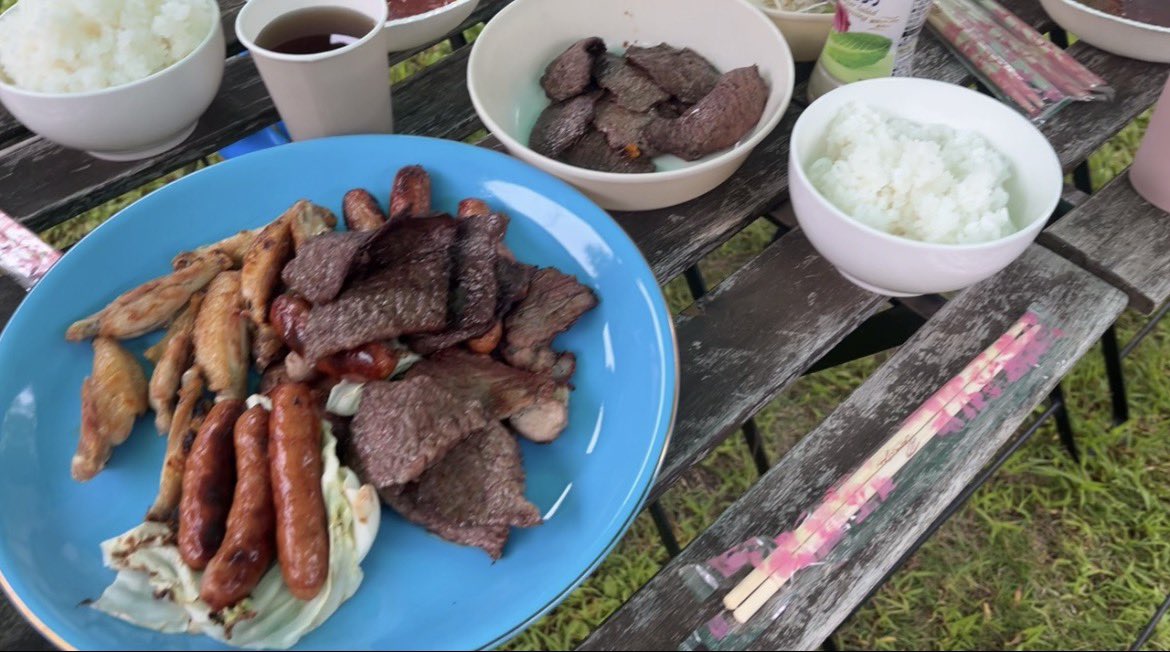 kukuri9969's tweet photo. cos
今日は長船メンで🍖会でした🫶
主催陣雨女の為降らせましたが、大雨じゃなくてよかった😭施設の方に雨避けしていただきバーベキューできました！
朝から調理や準備買い出しもありがとうございました😭🙏
長船の顔見ながら食べるごはん美味すぎる

#長船と雨ときどき米と肉 https://t.co/NgpBfwD1vY