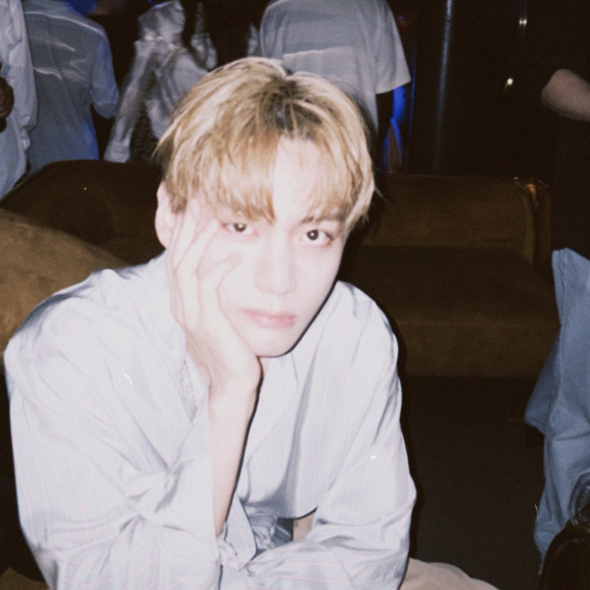 kkeurotic's tweet photo. short filo #taekookau 🔞 part 2 — tattoo artist jungkook &amp; brat taehyung: may hindi na nakatiis after 2 weeks of no contact. still no fucking strings attached 🫩

— minors dni. bawal sa bata, seryoso.
#kookv https://t.co/240vdWi6IH