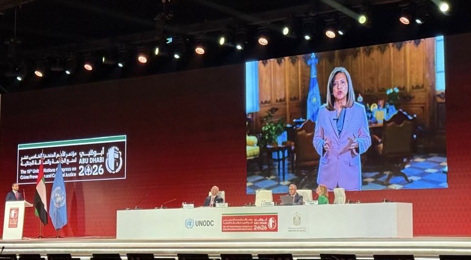 EmbaGuateEAU's tweet photo. 🇬🇹 Guatemala participa en el 15.º Congreso de la ONU sobre Prevención del Delito y Justicia Penal en Abu Dabi. En el segmento de alto nivel, la Vicepresidenta destacó el compromiso con la justicia y el liderazgo de Guatemala en la presidencia de la CORETT. #Guatemala #CORETT https://t.co/e3v1bjb4Ov
