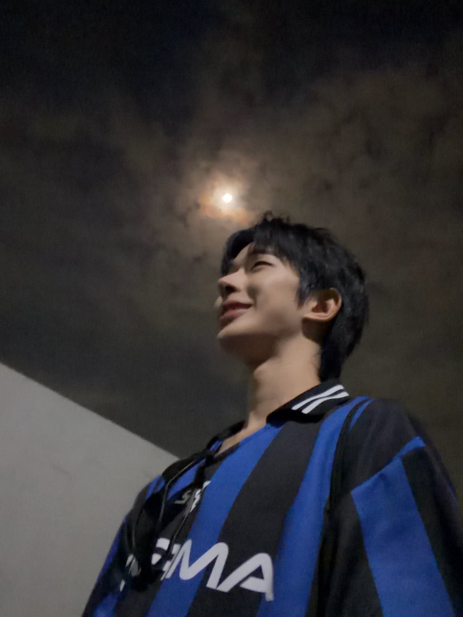 NEXZ_BBL's tweet photo. FANS🐧260926 ( 🇰🇷 )

Do you want to play soccer with me?

*📸x5* https://t.co/xX2a4xf8Xw
