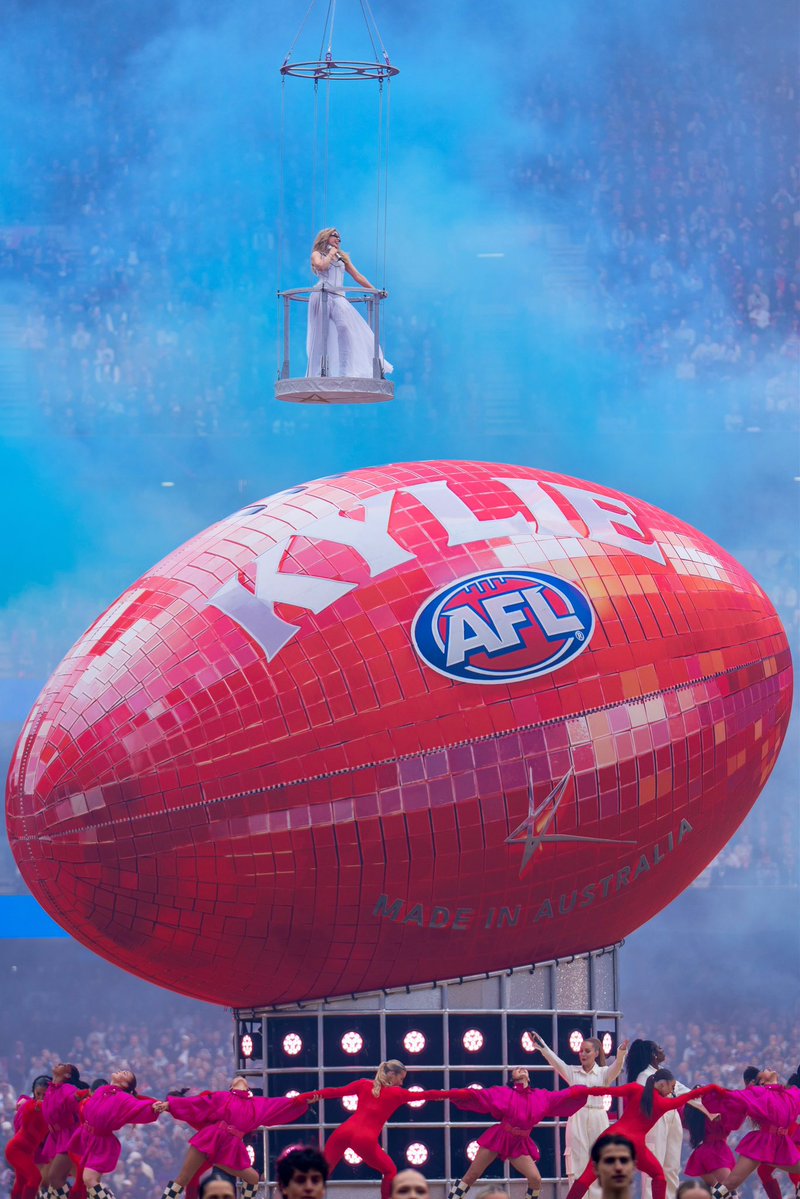 kylieminogue's tweet photo. I floated around Melbourne’s icon, the MCG and I’m not sure I’ve come down. What an incredible and surreal moment it was performing at the AFL Grand Final. ❤️ https://t.co/GC5nqGpiQk